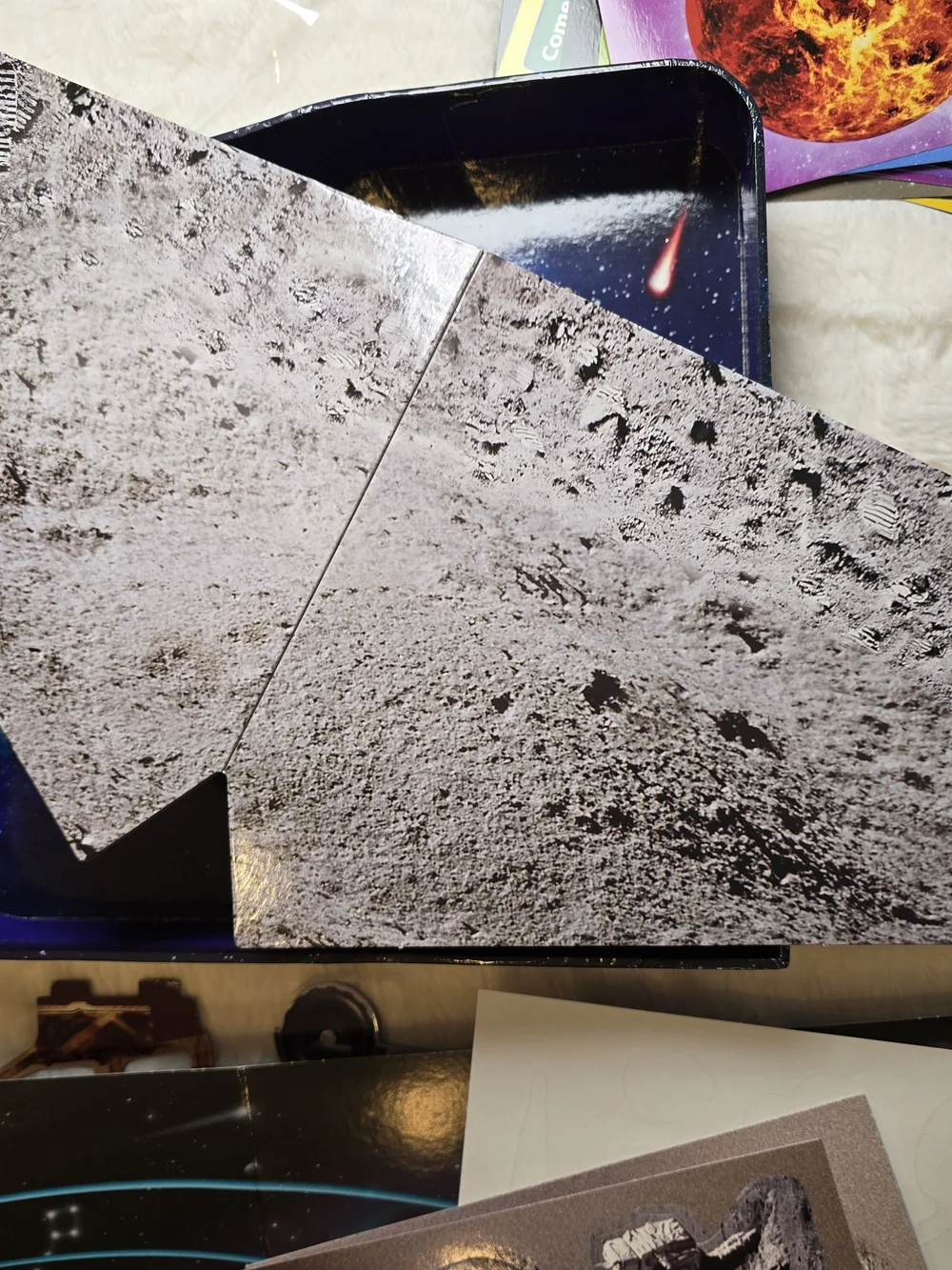 Learning Adventures Space - Case With Book, Cards And Figurines.